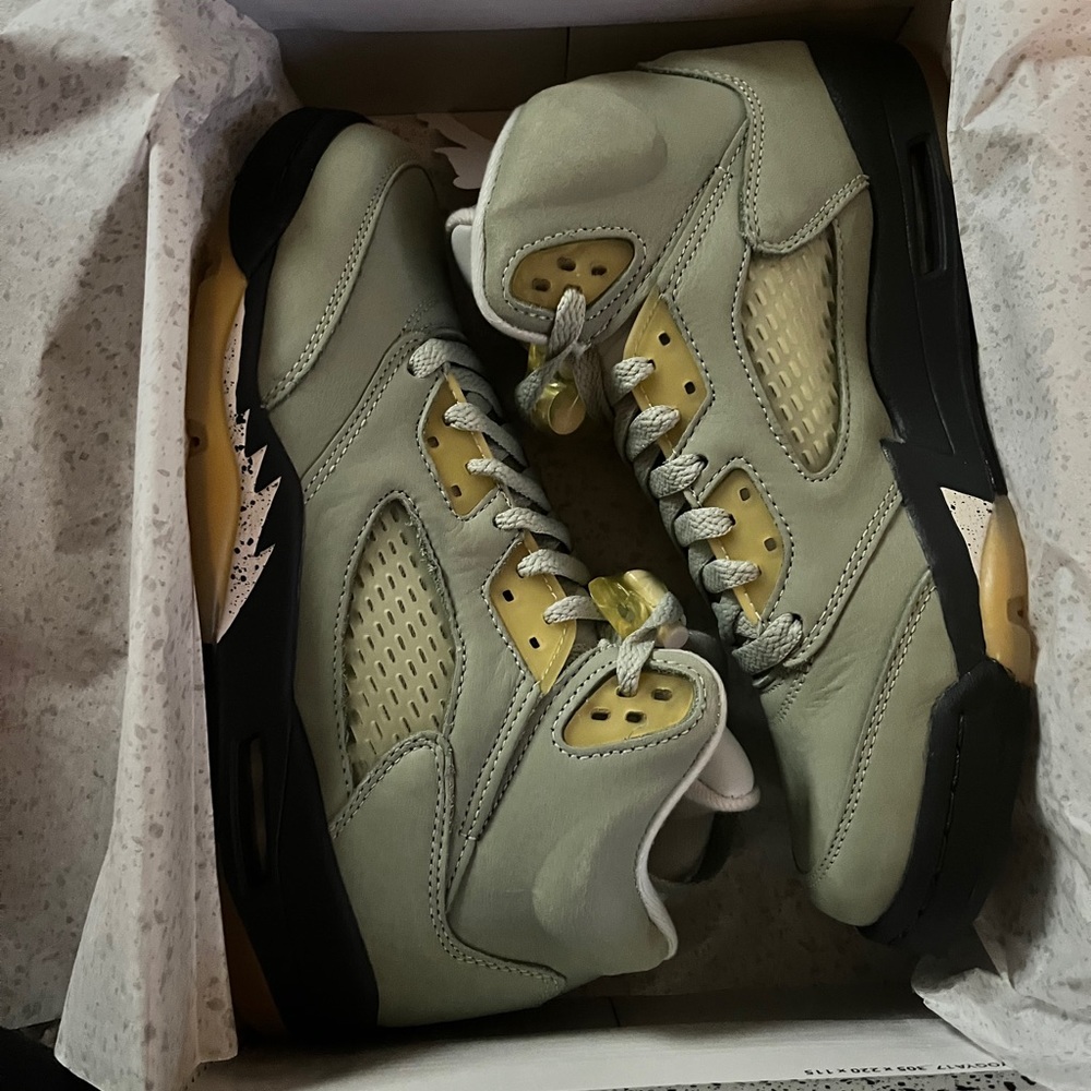 Jade Air Jordan 5 retro size 7Y